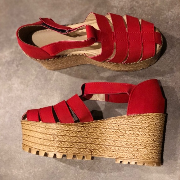 High sandals 😍 - Picture 2 of 3